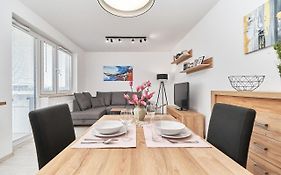 Exclusive Apartments Teczowa With Underground Parking By Noclegi Renters
