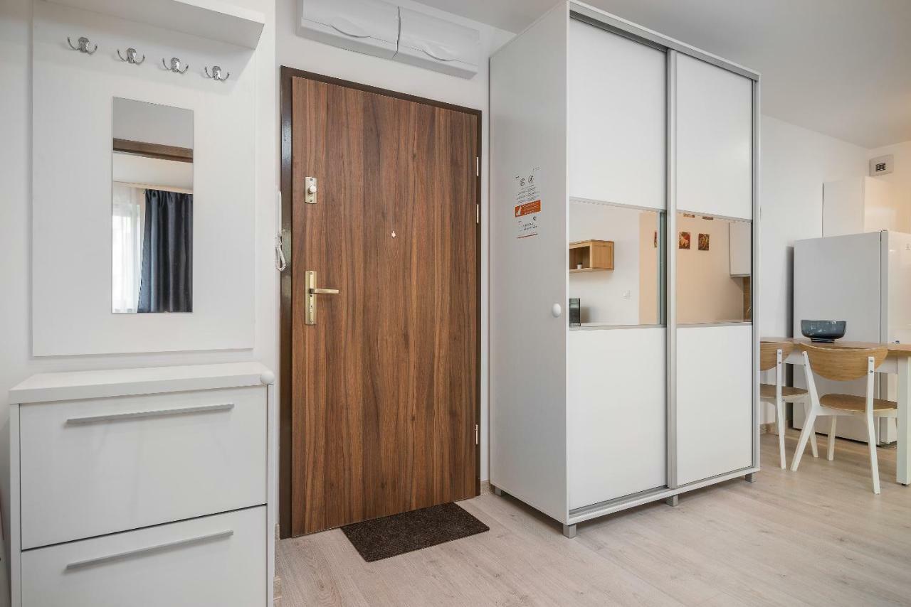 Exclusive Apartments Teczowa With Underground Parking By Noclegi Renters Вроцлав Екстер'єр фото
